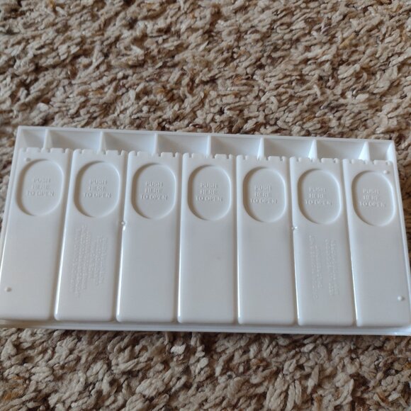 NEW 7-day AM/PM pill organizer - Bundle and save! - Picture 2 of 2